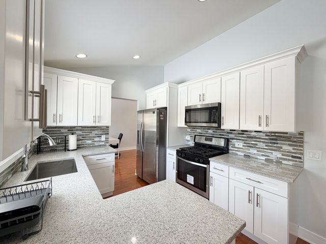 213 Vintage Lane, Buffalo Grove, IL 60089