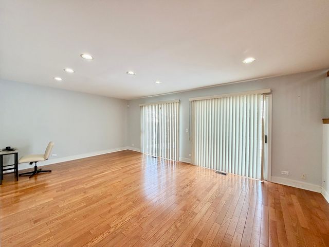 213 Vintage Lane, Buffalo Grove, IL 60089