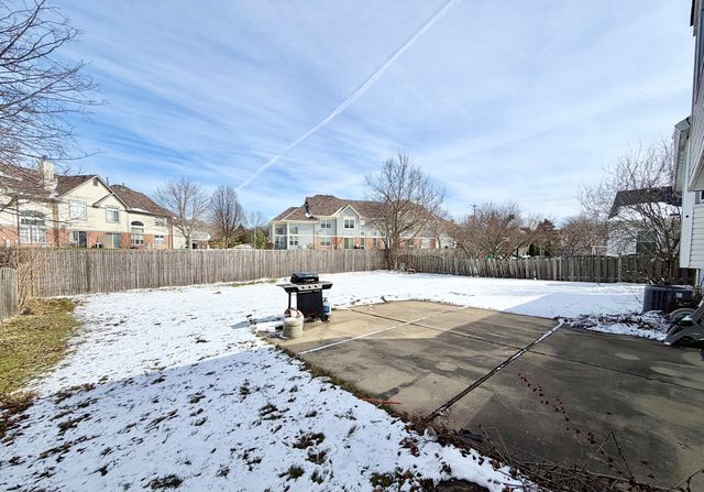 213 Vintage Lane, Buffalo Grove, IL 60089