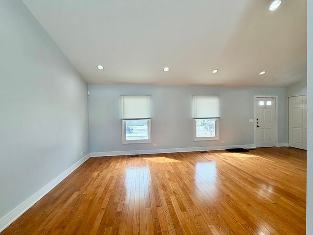 213 Vintage Lane, Buffalo Grove, IL 60089