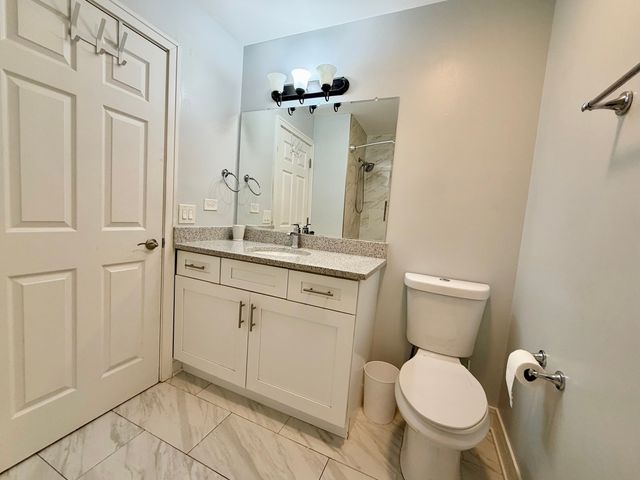 213 Vintage Lane, Buffalo Grove, IL 60089