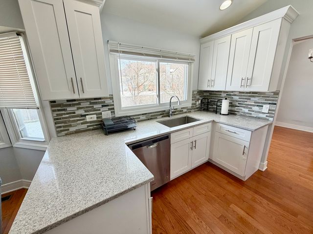 213 Vintage Lane, Buffalo Grove, IL 60089