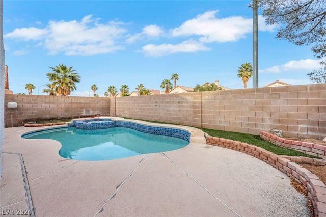 8396 Drop Camp Street, Las Vegas, NV 89123