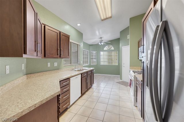 8396 Drop Camp Street, Las Vegas, NV 89123
