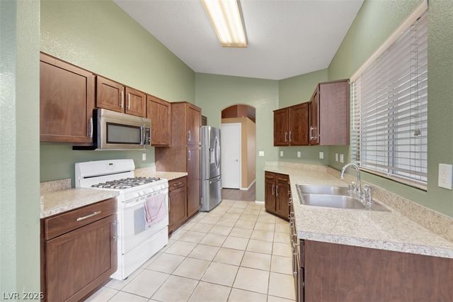 8396 Drop Camp Street, Las Vegas, NV 89123