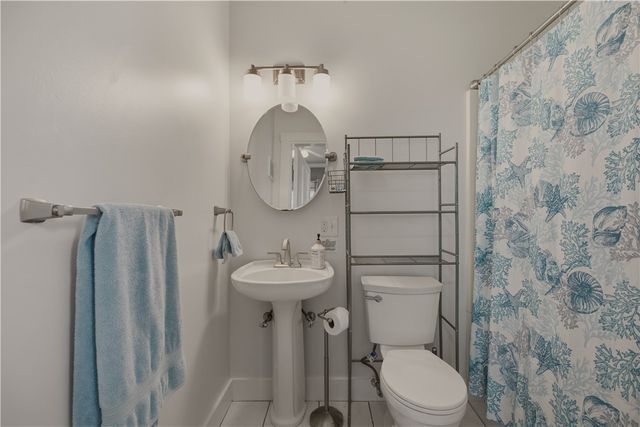 3 Prairie Avenue 1, Newport, RI 02840