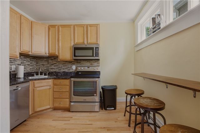 3 Prairie Avenue 1, Newport, RI 02840