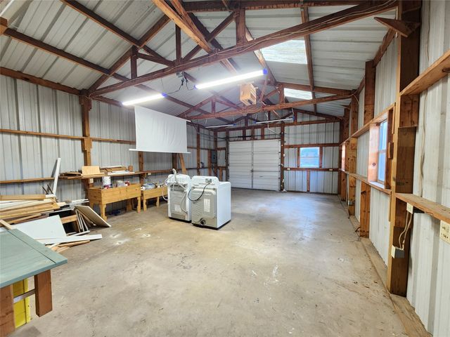 211 Betts Drive, Lindale, TX 75771