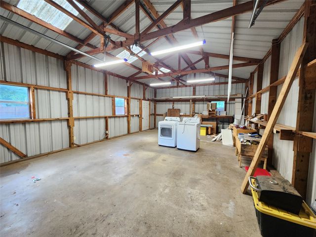 211 Betts Drive, Lindale, TX 75771