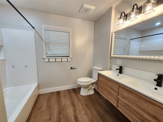 211 Betts Drive, Lindale, TX 75771