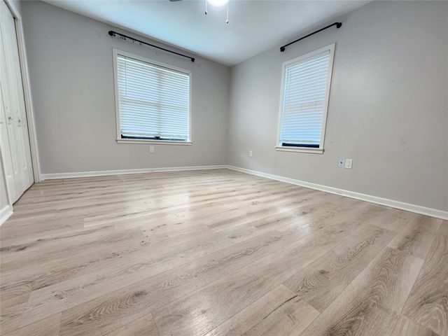 211 Betts Drive, Lindale, TX 75771