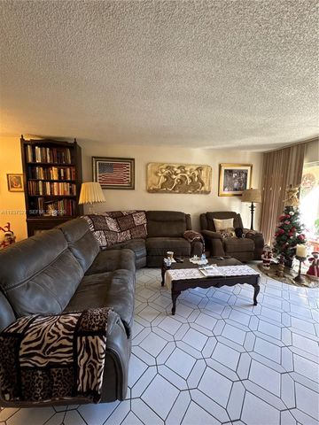 6080 NW 44th St 107, Lauderhill, FL 33319