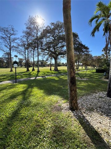 6080 NW 44th St 107, Lauderhill, FL 33319