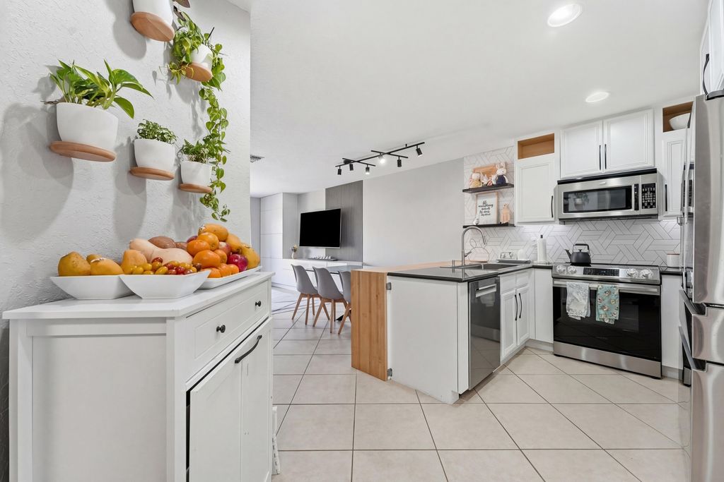 2197 SW Rockport Road, Port St. Lucie, Port St Lucie, FL 34953