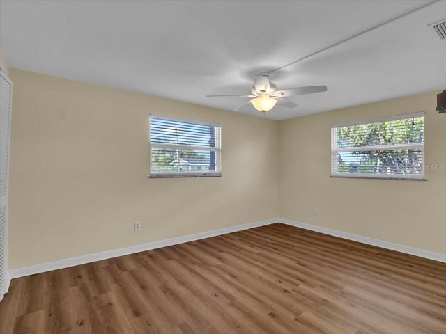 37136 MANDARIN AVENUE, Zephyrhills, FL 33541