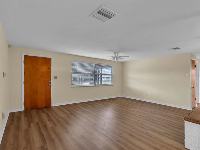 37136 MANDARIN AVENUE, Zephyrhills, FL 33541