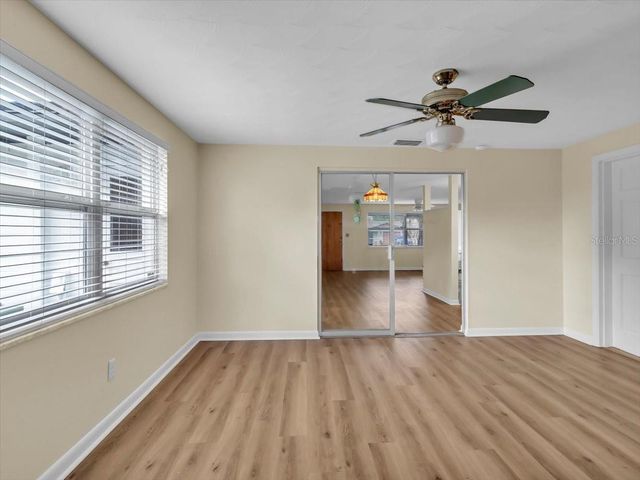 37136 MANDARIN AVENUE, Zephyrhills, FL 33541