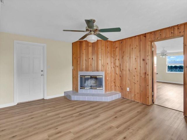 37136 MANDARIN AVENUE, Zephyrhills, FL 33541