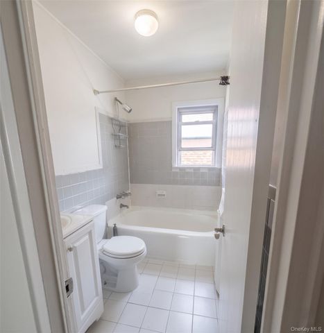2711 Deerfield Road, Far Rockaway, NY 11691