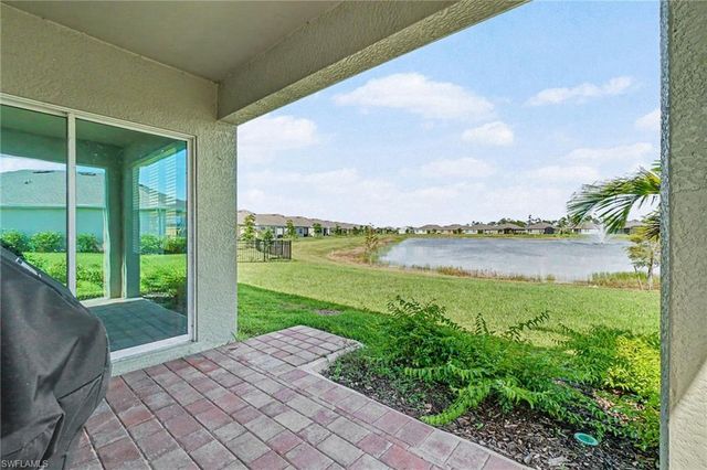 20313 Camino Torcido LOOP, North Fort Myers, FL 33917