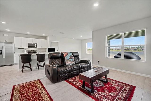 20313 Camino Torcido LOOP, North Fort Myers, FL 33917