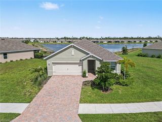20313 Camino Torcido LOOP, North Fort Myers, FL 33917