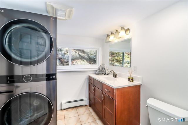 8 Summit Lane, Ridgefield, CT 06877