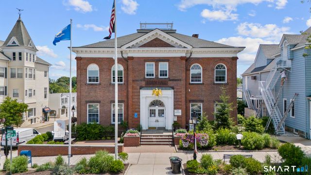 8 Summit Lane, Ridgefield, CT 06877