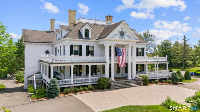 8 Summit Lane, Ridgefield, CT 06877