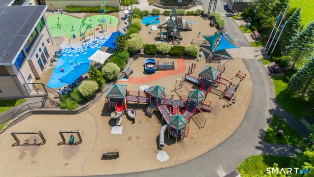 8 Summit Lane, Ridgefield, CT 06877