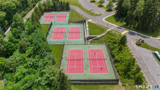 8 Summit Lane, Ridgefield, CT 06877