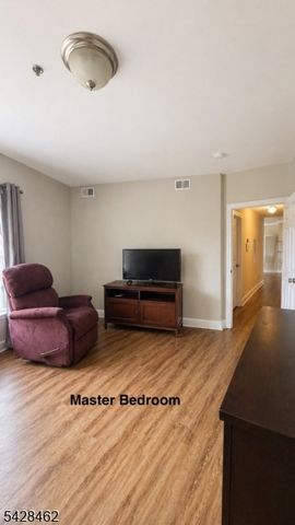 15 Tichenor Ln 205, Newark City, NJ 07114