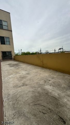15 Tichenor Ln 205, Newark City, NJ 07114