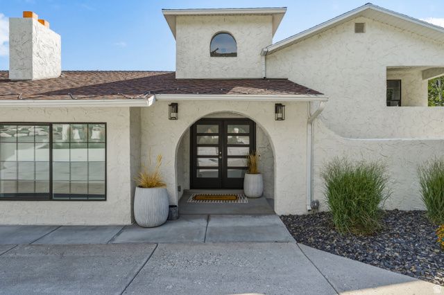 2447 WOODLAND DR, Ogden, UT 84403
