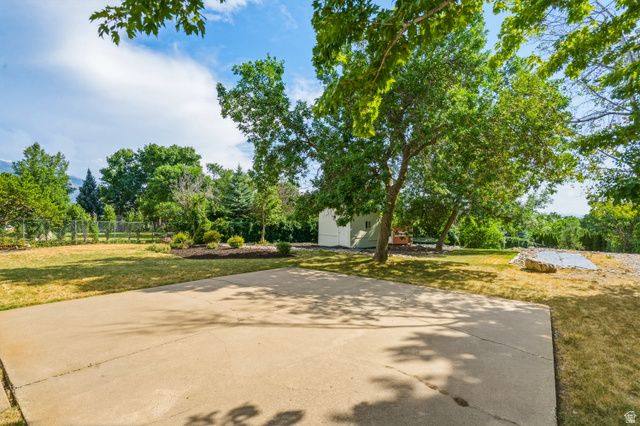 2447 WOODLAND DR, Ogden, UT 84403