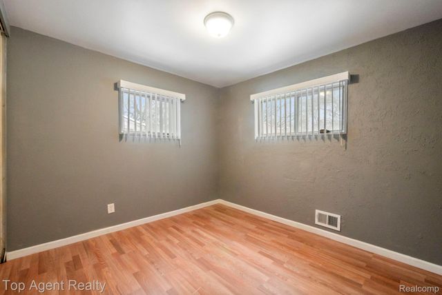 520 Linda Vista Drive, Pontiac, MI 48342