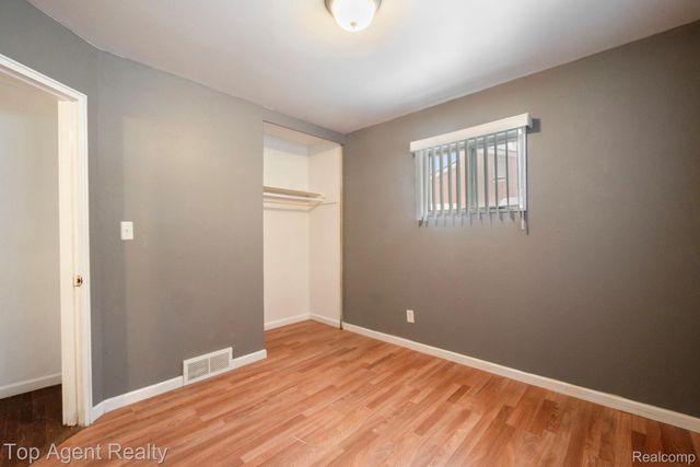 520 Linda Vista Drive, Pontiac, MI 48342