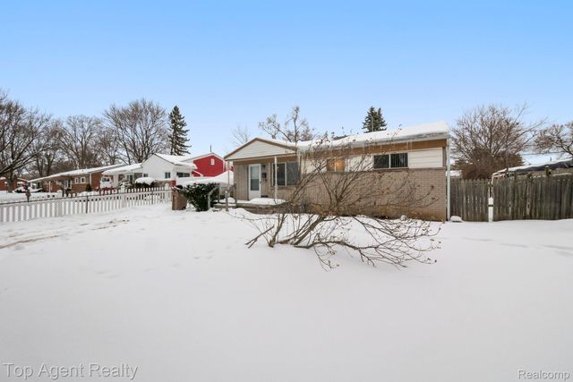 520 Linda Vista Drive, Pontiac, MI 48342
