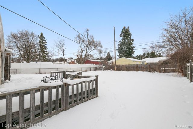 520 Linda Vista Drive, Pontiac, MI 48342