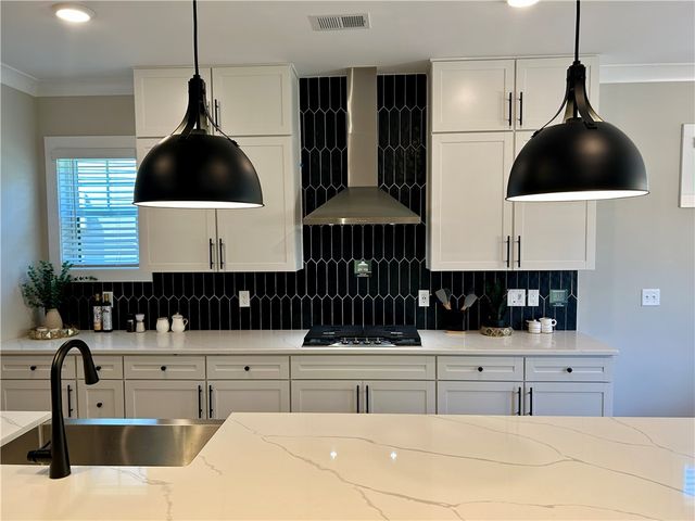 102 Shale Drive, Central, SC 29630