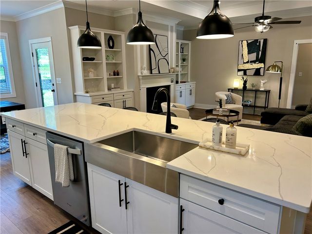 102 Shale Drive, Central, SC 29630