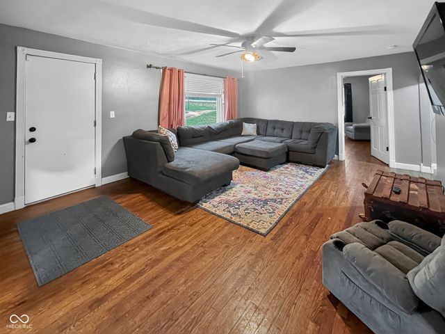 8736 S 575 West, Knightstown, IN 46148