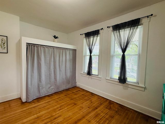 2517 W MAGNOLIA Avenue, West Peoria, IL 61604