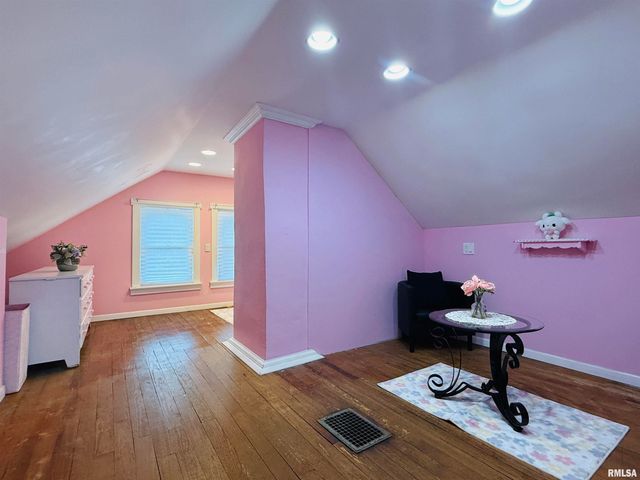 2517 W MAGNOLIA Avenue, West Peoria, IL 61604