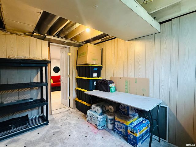 2517 W MAGNOLIA Avenue, West Peoria, IL 61604