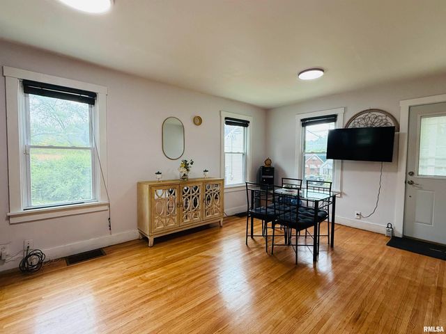 2517 W MAGNOLIA Avenue, West Peoria, IL 61604