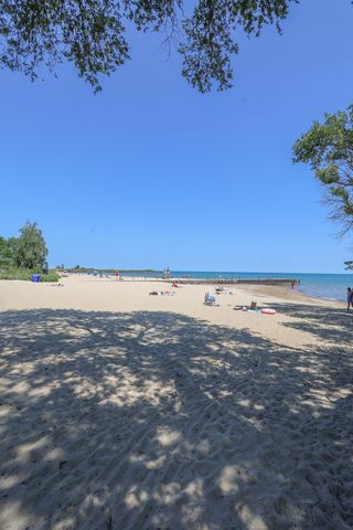 1039 W North Shore Avenue 2W, Chicago, IL 60626