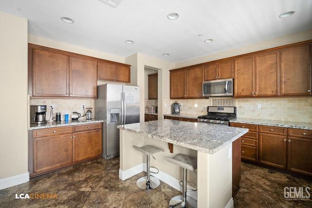 9510 Poseidon Street, Bakersfield, CA 93306