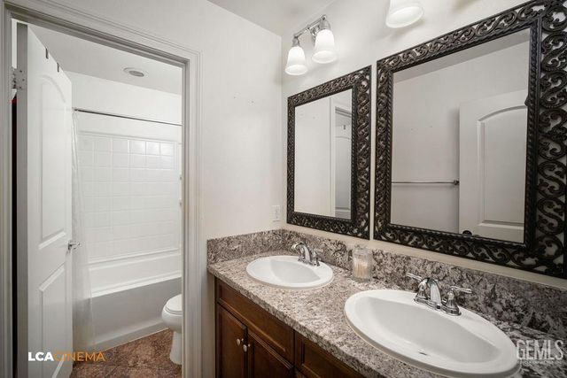 9510 Poseidon Street, Bakersfield, CA 93306