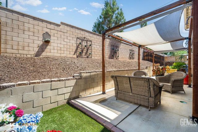 9510 Poseidon Street, Bakersfield, CA 93306